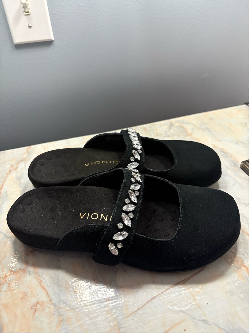 NWOB Vionic Jenelle Black Suede Mary Jane Slip On Rhinestone mules 8